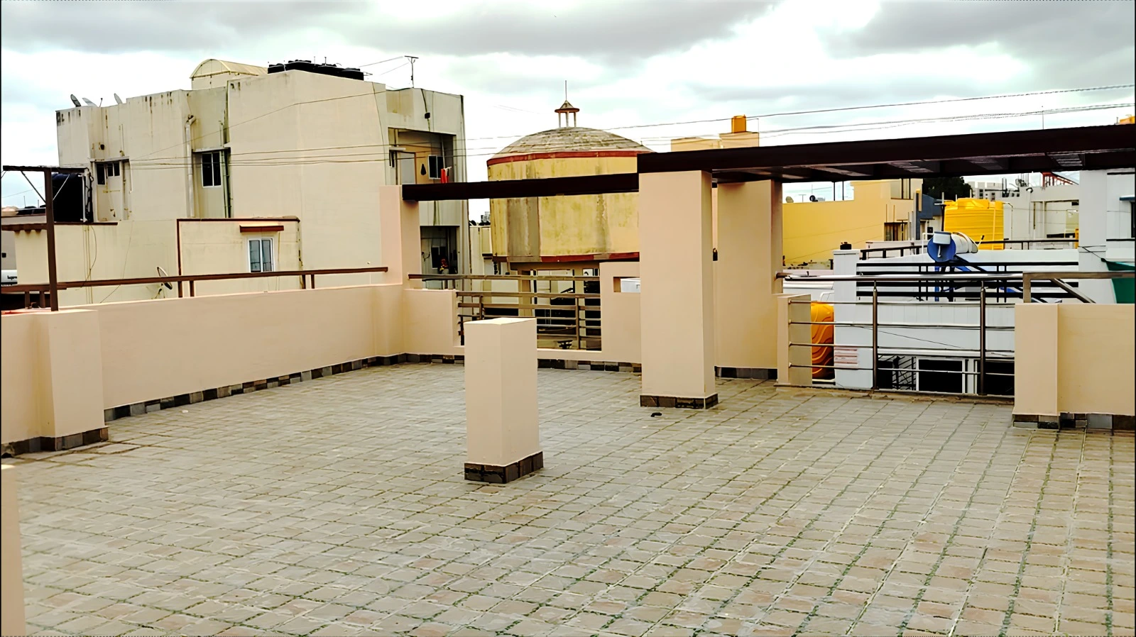 Spacious Open Terrace