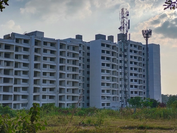 1087 Sq.Ft 2 BHK flat for sale in Thanisandra Main Road, Bangalore